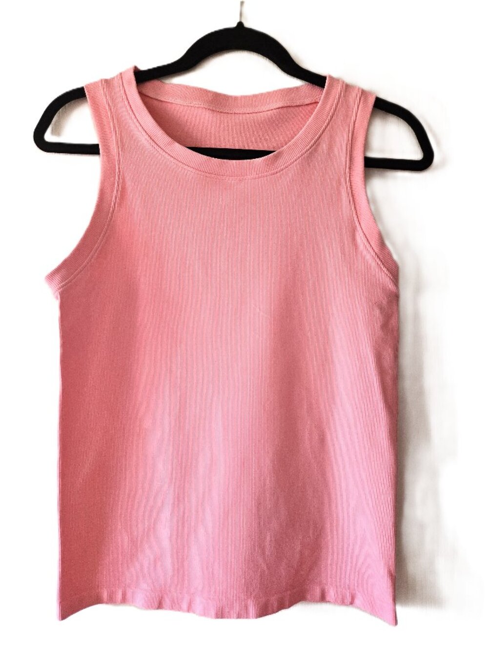 OQQ Sleeveless Fitted Tank Top  NWOT
